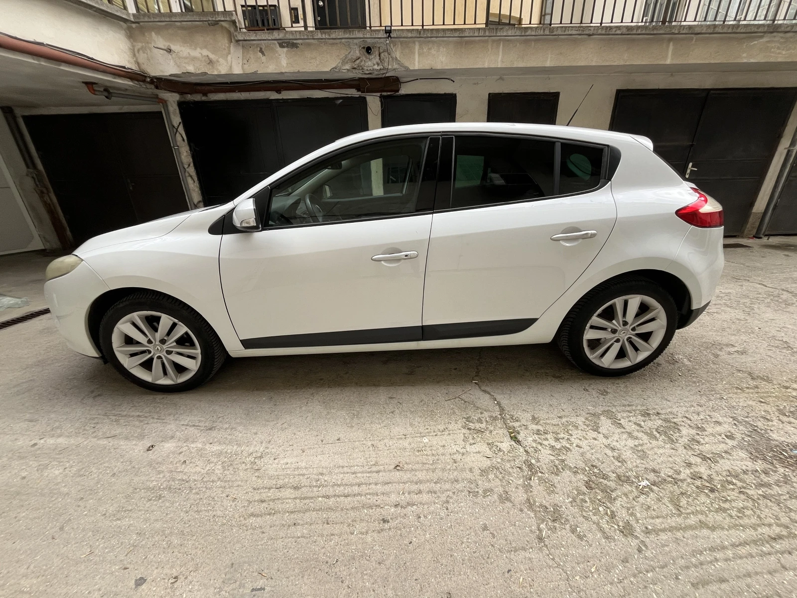 Renault Megane 110кс, 17", Keyless, Парктроник - изображение 3