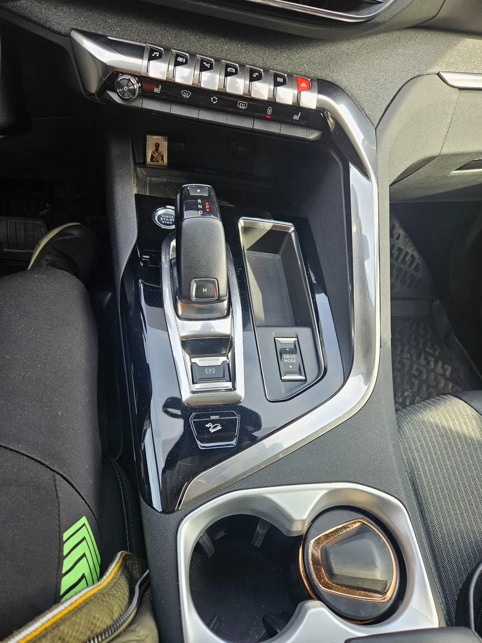 Peugeot 3008 1.5 HDI, снимка 14 - Автомобили и джипове - 53828877