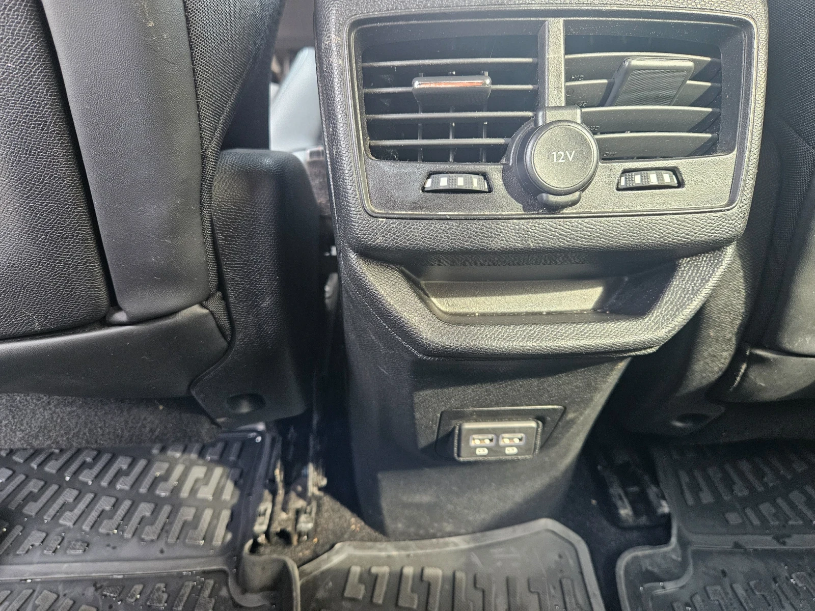 Peugeot 3008 1.5 HDI, снимка 15 - Автомобили и джипове - 53828877