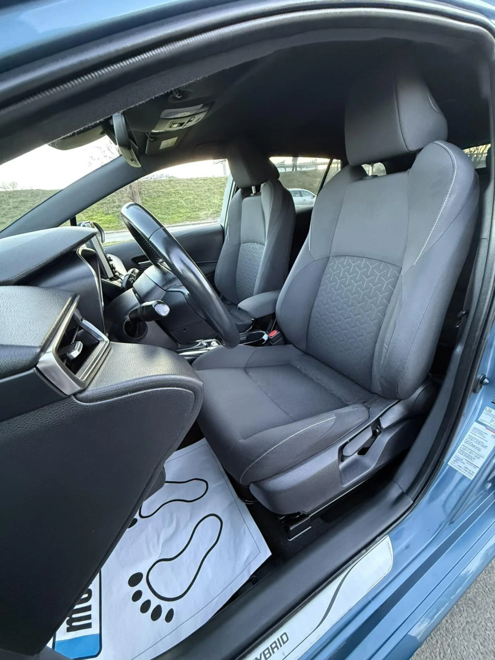 Toyota Corolla HYBRID , снимка 6 - Автомобили и джипове - 53831544