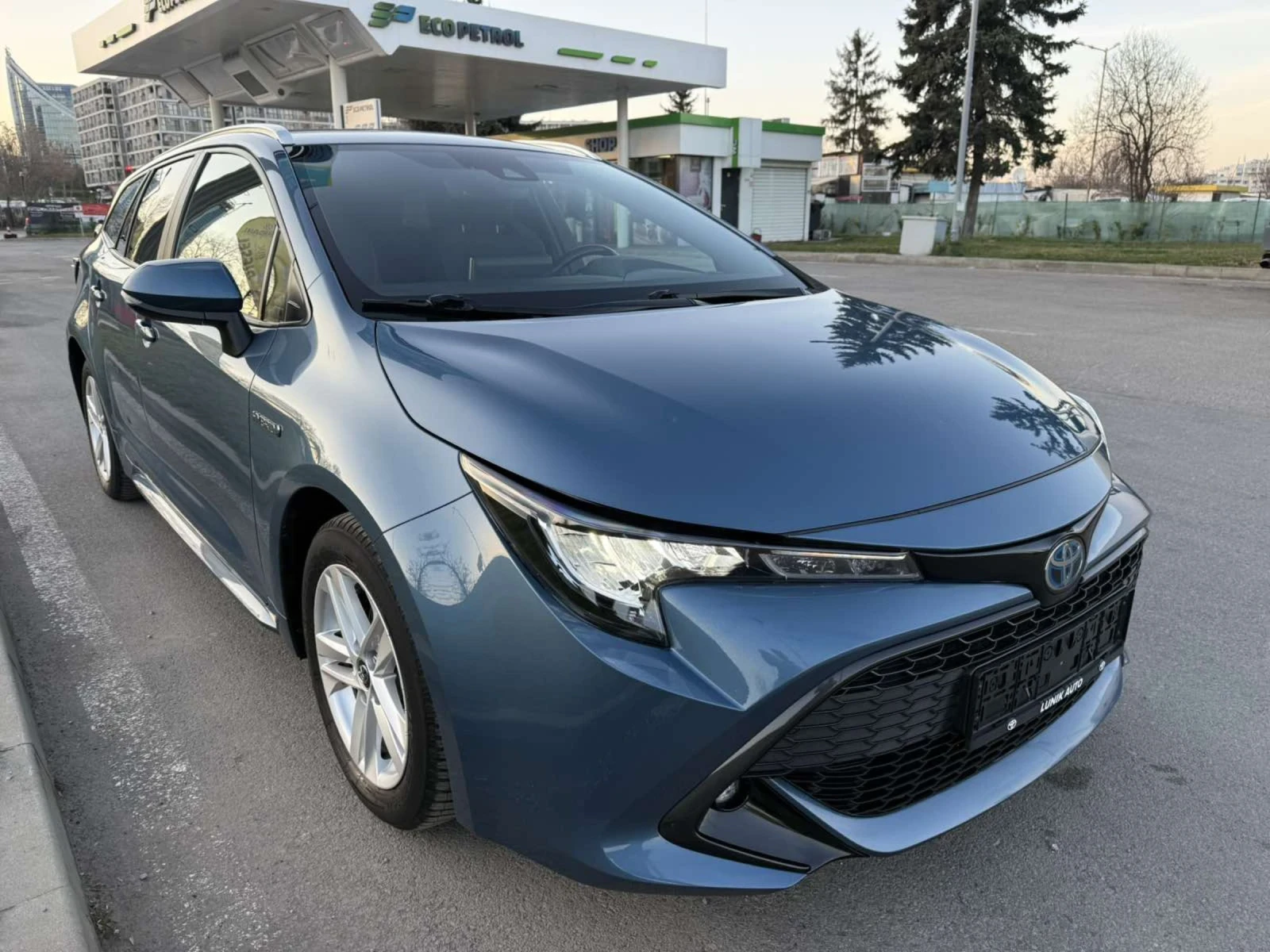 Toyota Corolla HYBRID , снимка 2 - Автомобили и джипове - 53831544