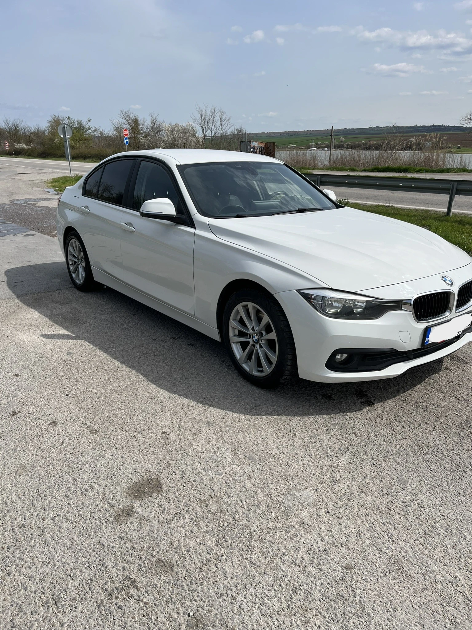 BMW 320 2.0i, снимка 6 - Автомобили и джипове - 54199936