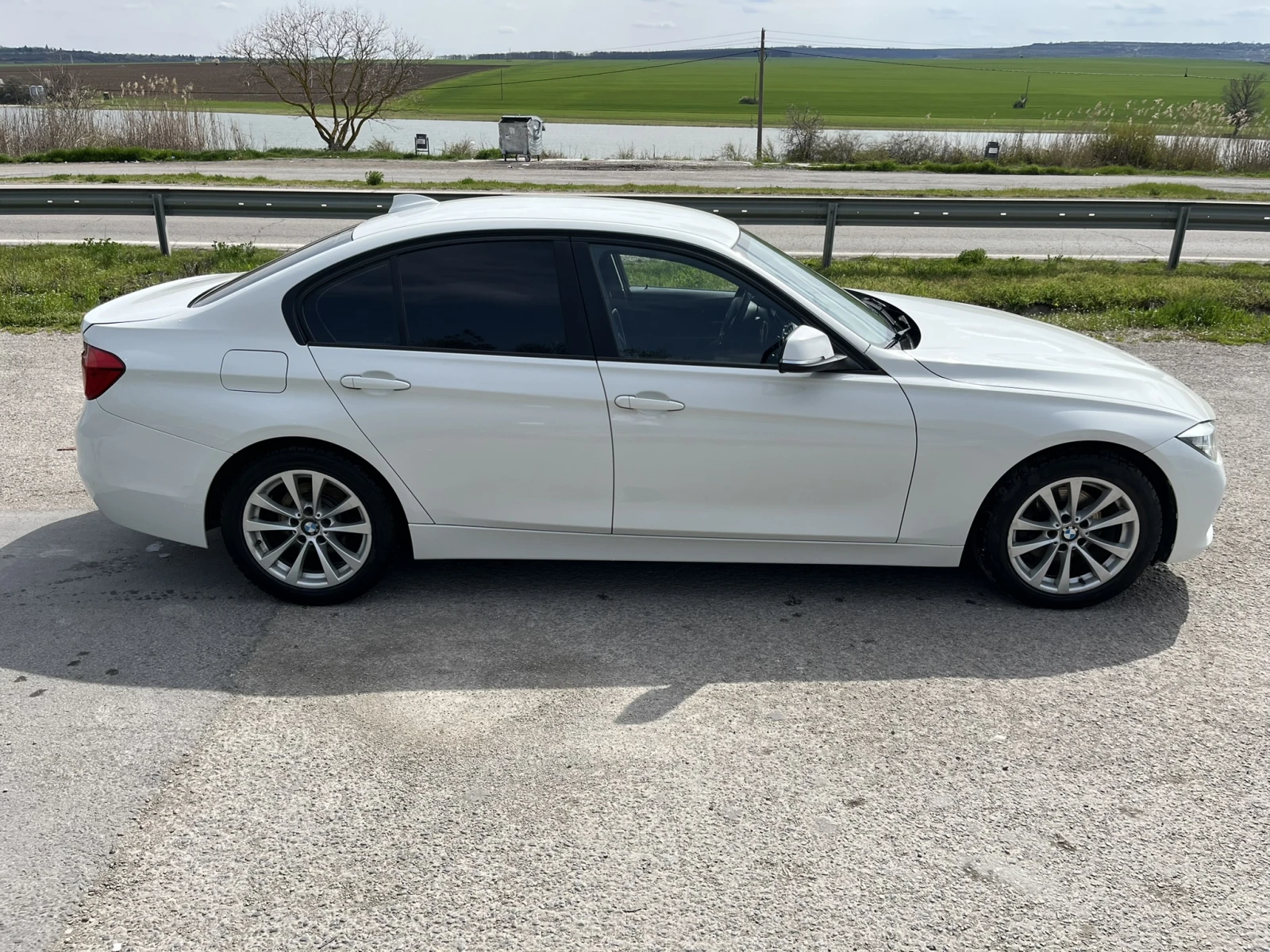 BMW 320 2.0i, снимка 4 - Автомобили и джипове - 54199936