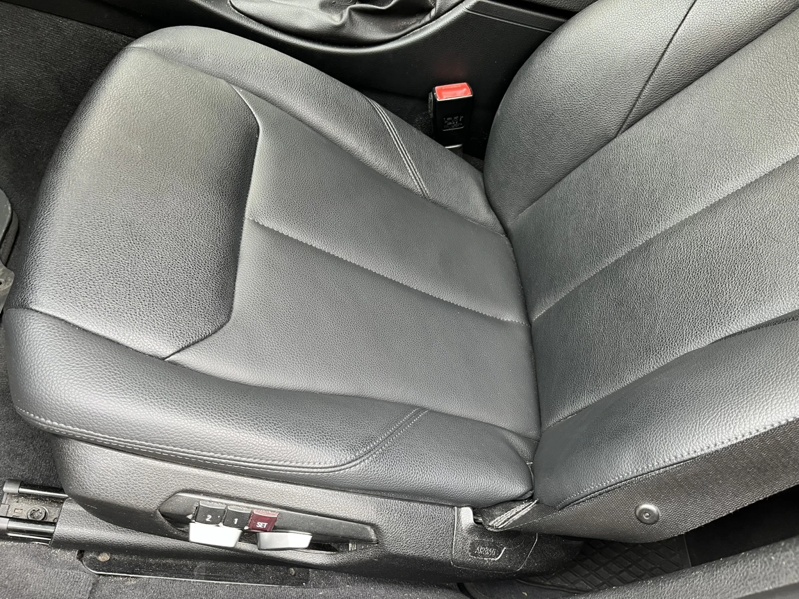 BMW 320 2.0i, снимка 14 - Автомобили и джипове - 54199936