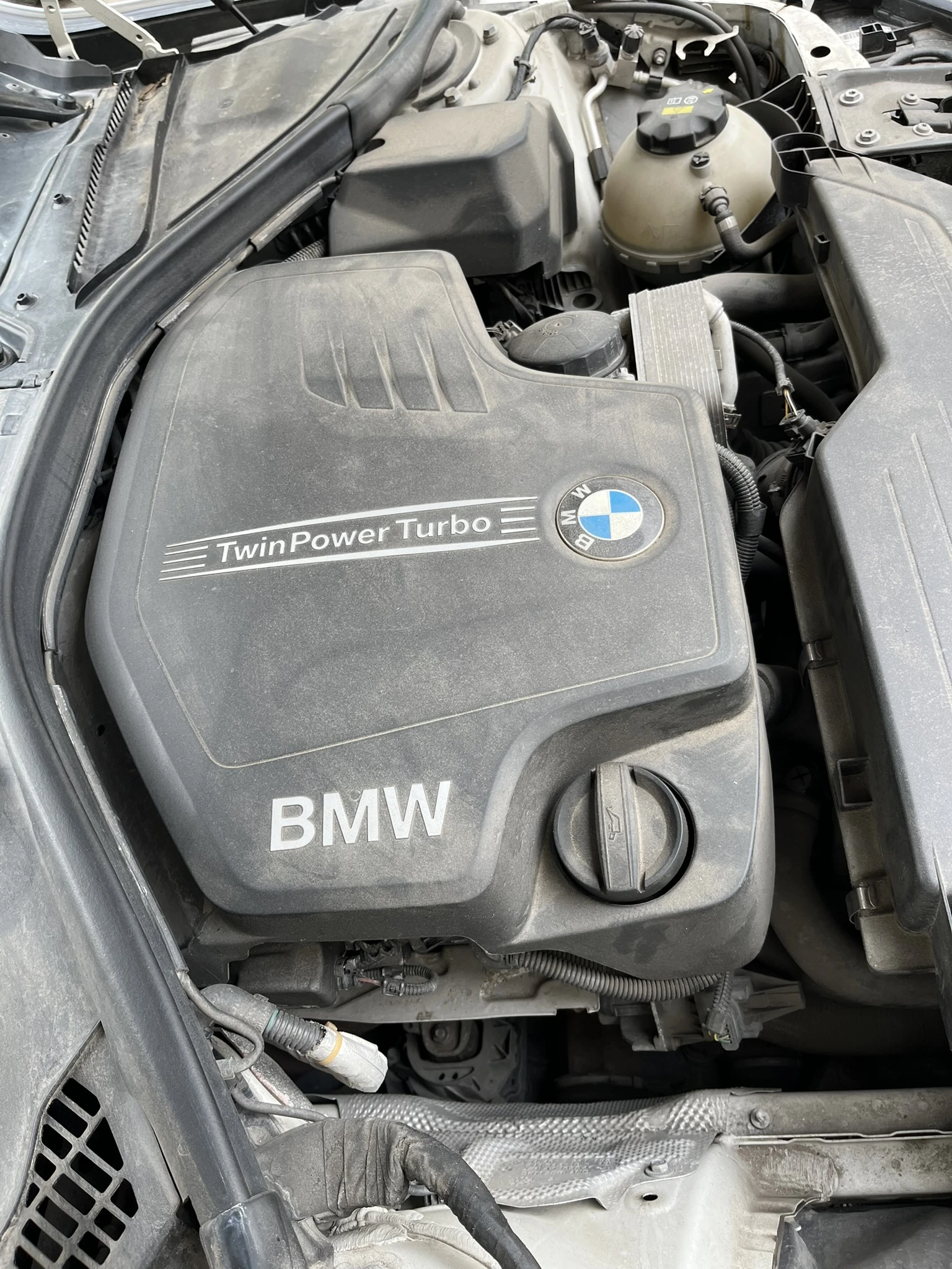 BMW 320 2.0i, снимка 17 - Автомобили и джипове - 54199936