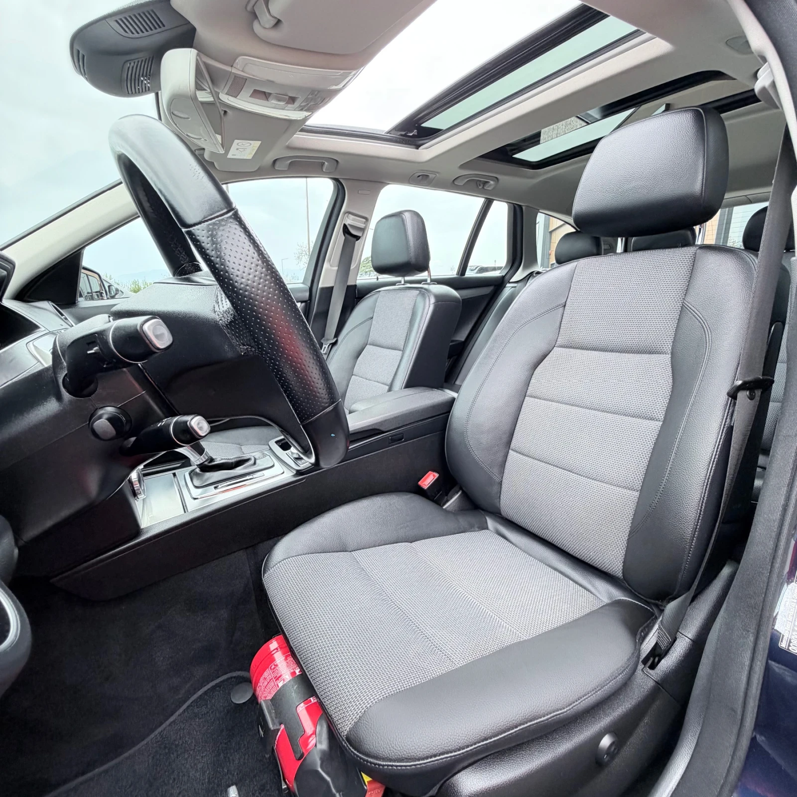 Mercedes-Benz C 220 ПАНОРАМА; ЕЛ.БАГАЖНИК; КАМЕРА; ЕЛ.ТЕГЛИЧ; ТЕМПОМАТ, снимка 7 - Автомобили и джипове - 54224156