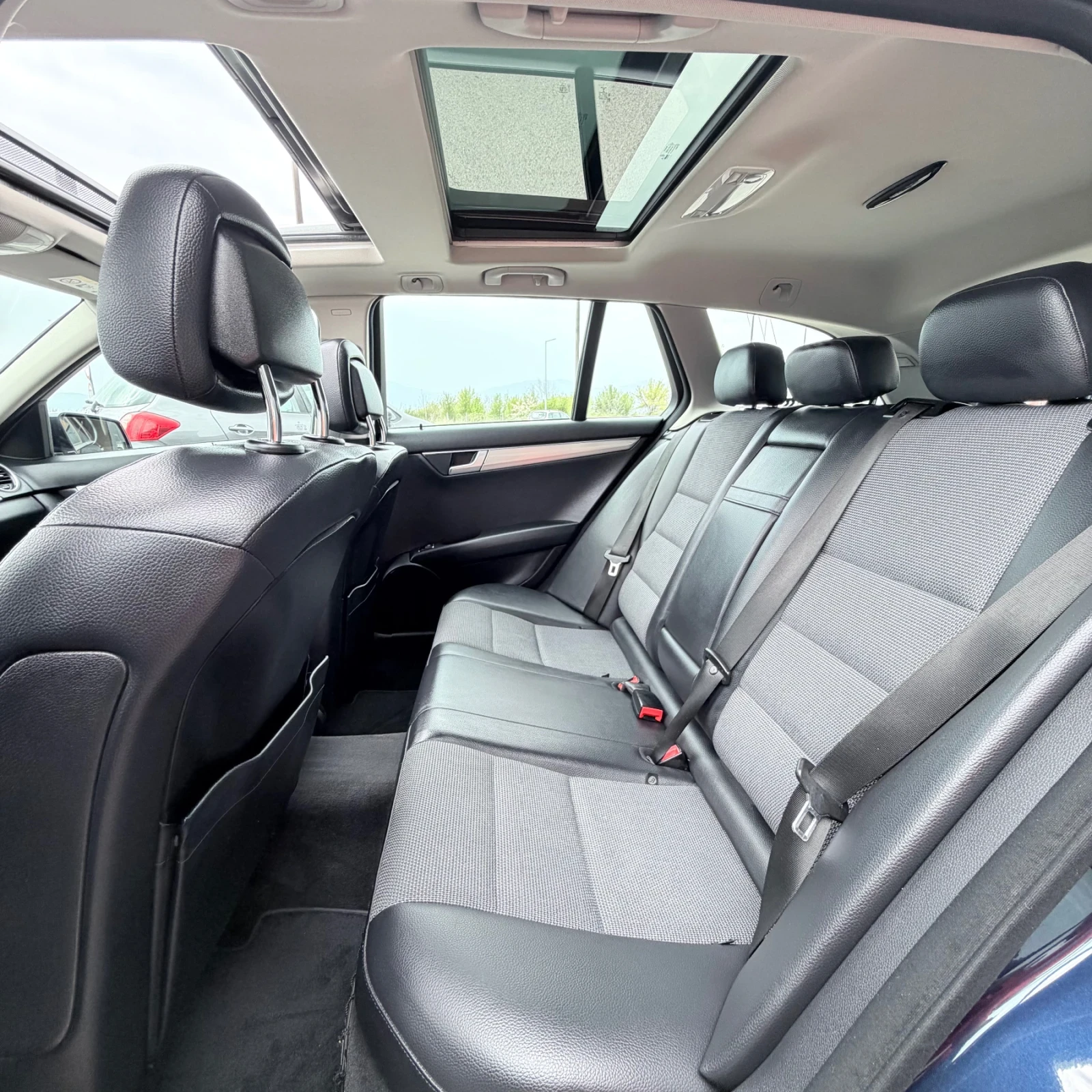 Mercedes-Benz C 220 ПАНОРАМА; ЕЛ.БАГАЖНИК; КАМЕРА; ЕЛ.ТЕГЛИЧ; ТЕМПОМАТ, снимка 10 - Автомобили и джипове - 54224156