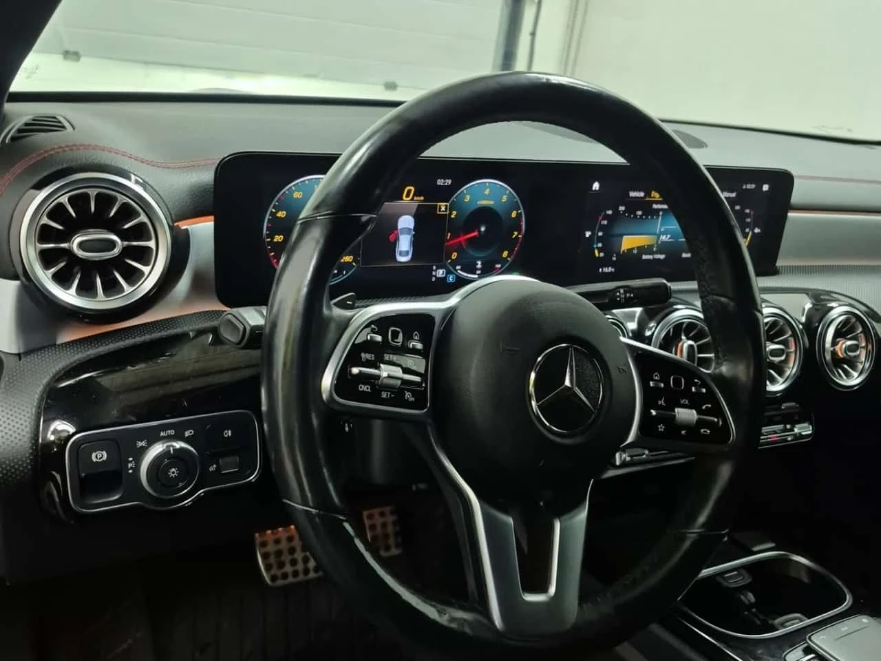Mercedes-Benz CLA 250 4MATIC * FULL AMG PACK* ПАНОРАМА* ПОДГРЕВИ* , снимка 7 - Автомобили и джипове - 54813391