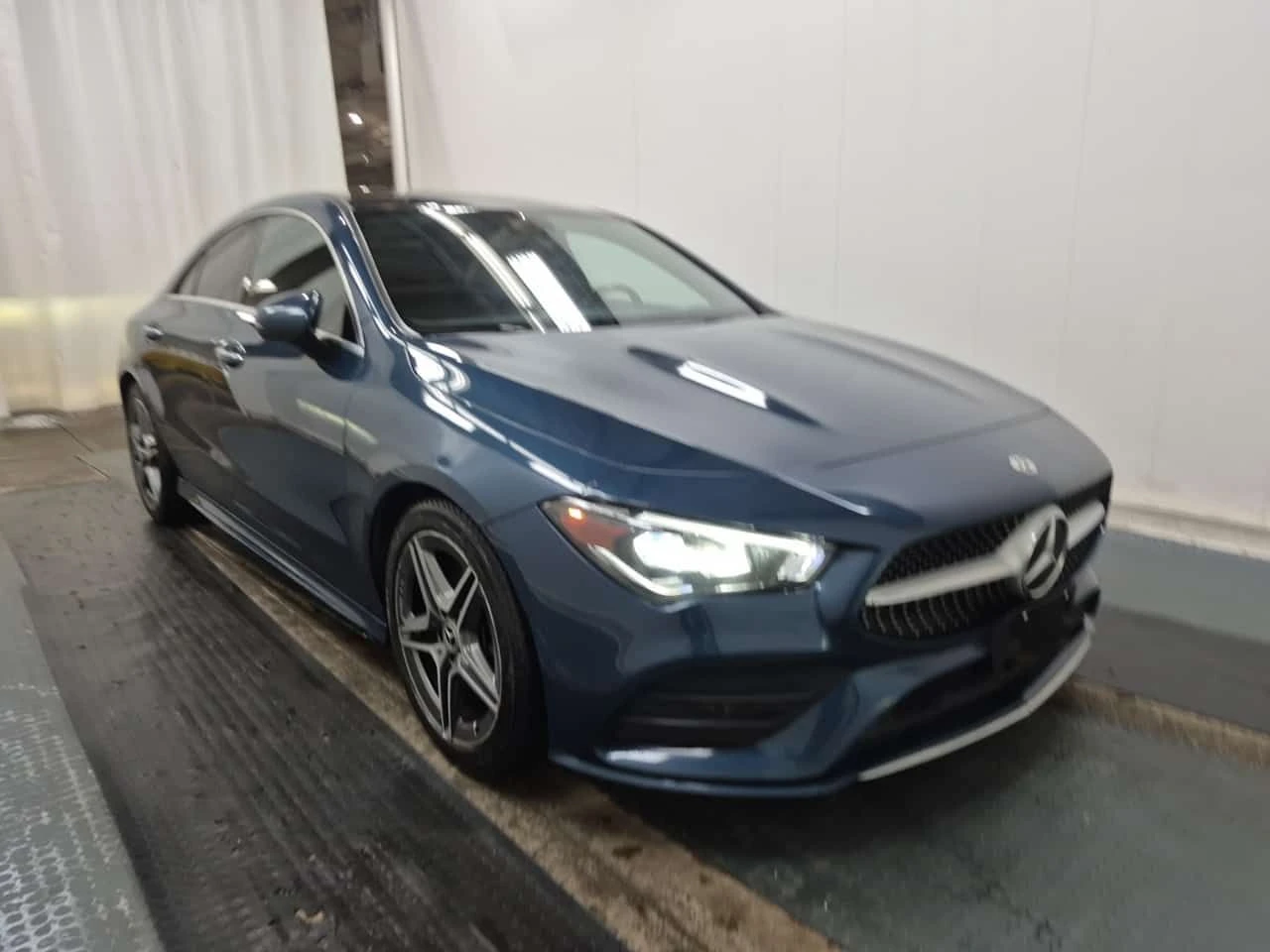 Mercedes-Benz CLA 250 4MATIC * FULL AMG PACK* ПАНОРАМА* ПОДГРЕВИ* , снимка 3 - Автомобили и джипове - 54813391