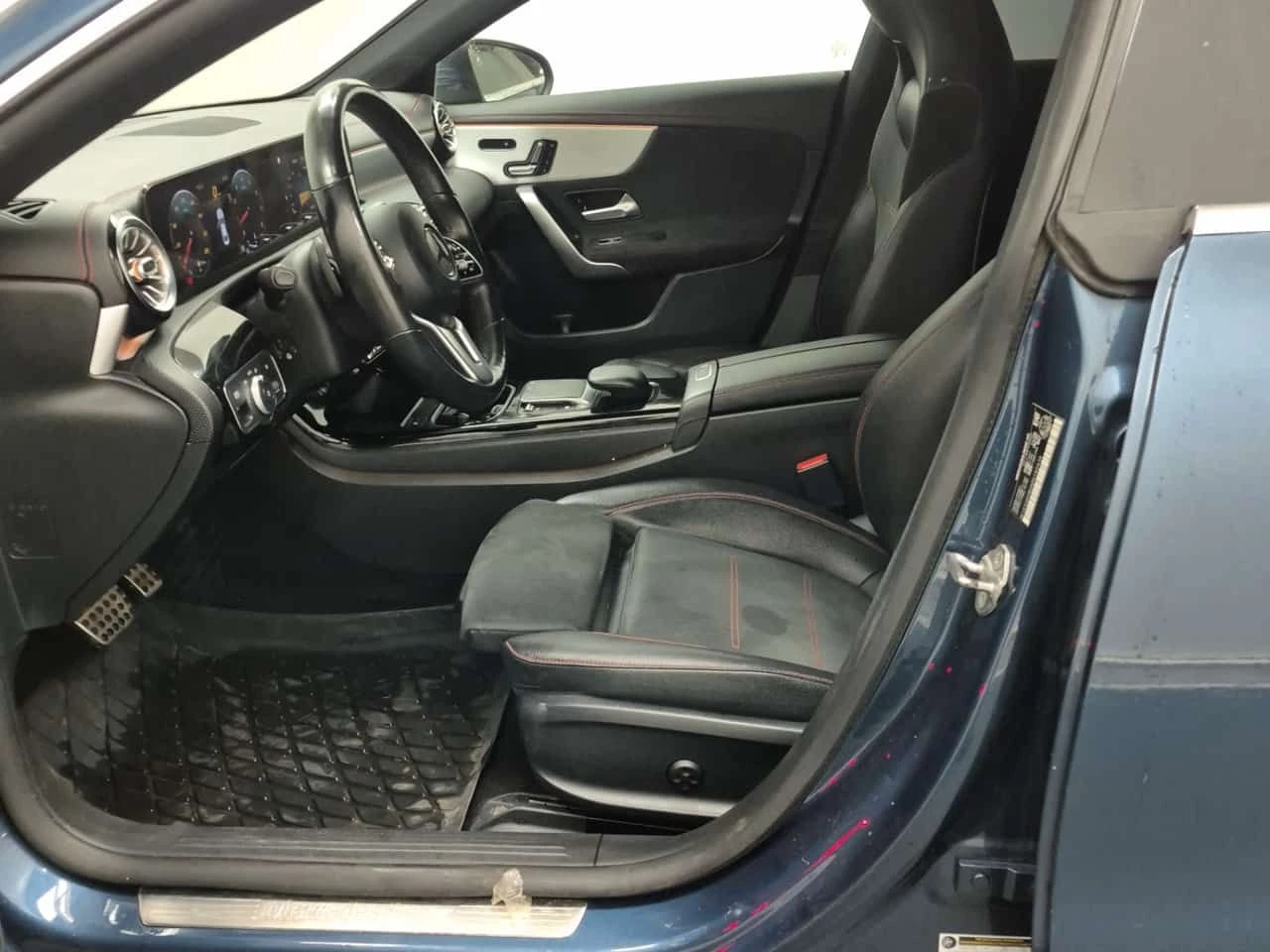 Mercedes-Benz CLA 250 4MATIC * FULL AMG PACK* ПАНОРАМА* ПОДГРЕВИ* , снимка 8 - Автомобили и джипове - 54813391