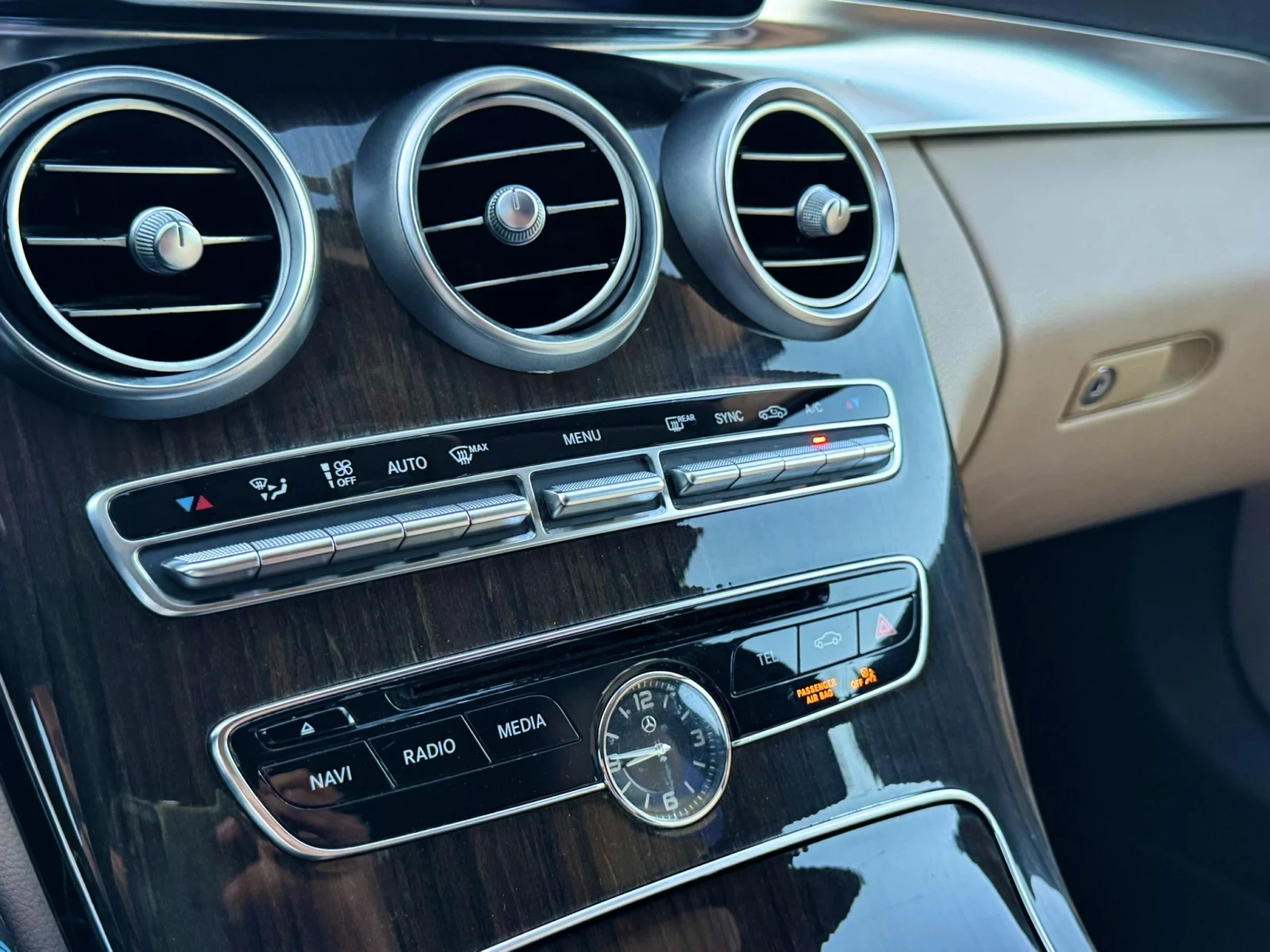 Mercedes-Benz C 300, снимка 10 - Автомобили и джипове - 55226123