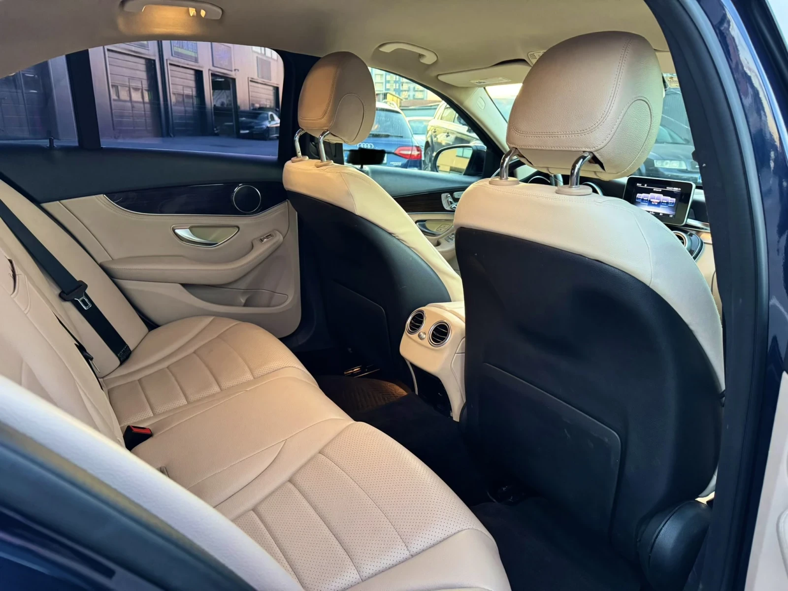 Mercedes-Benz C 300, снимка 7 - Автомобили и джипове - 55226123
