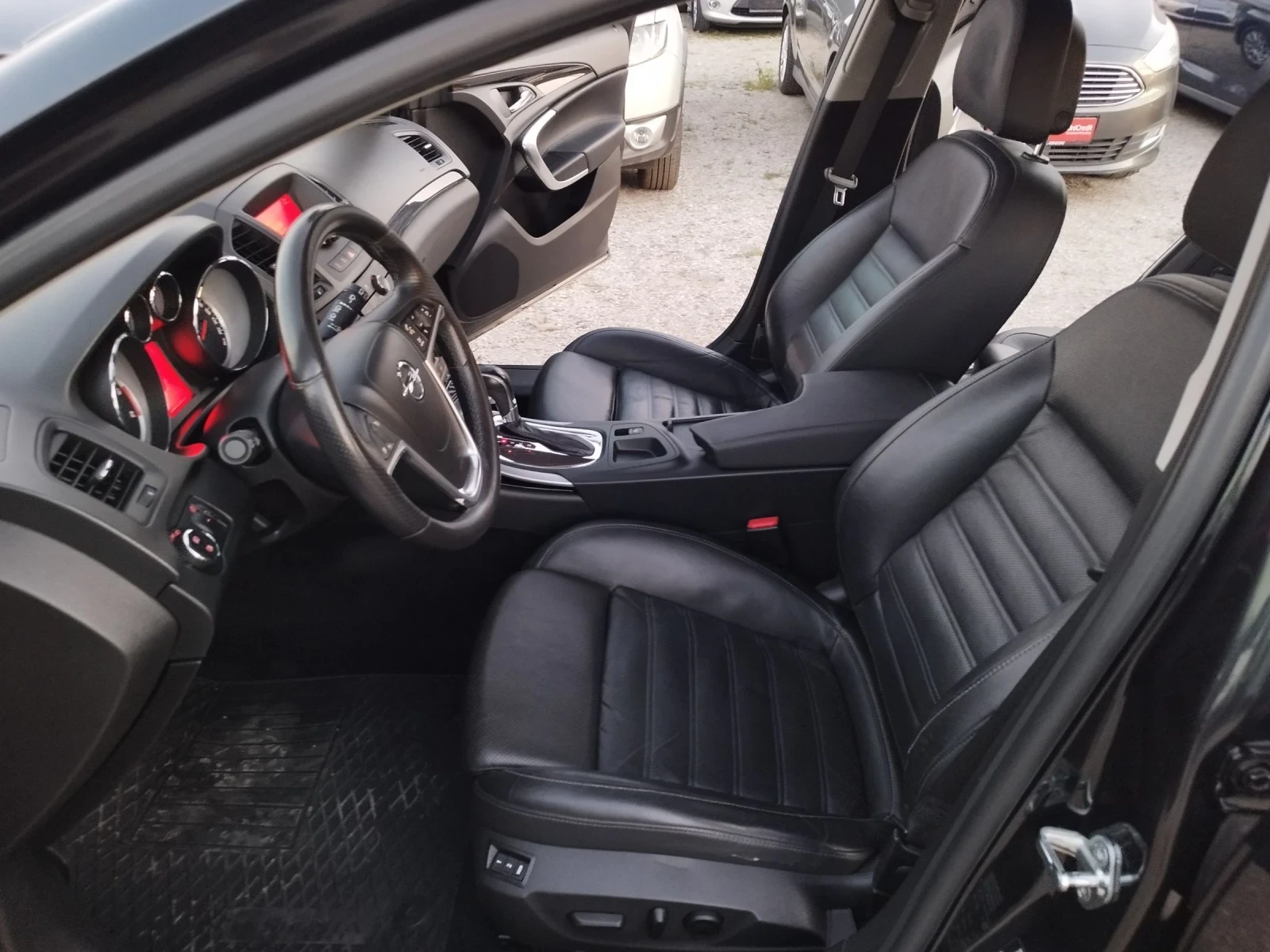 Opel Insignia 2.2 Cdti 160 kc., снимка 12 - Автомобили и джипове - 55239448