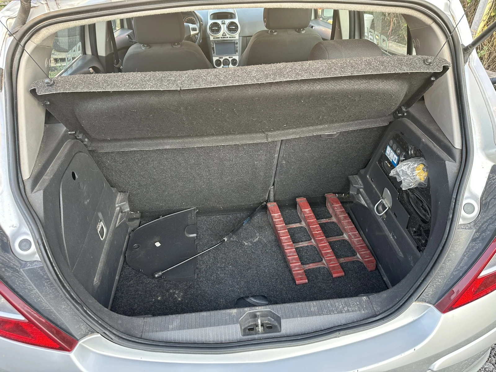 Opel Corsa 1.4 90 ГАЗ, снимка 13 - Автомобили и джипове - 55355365