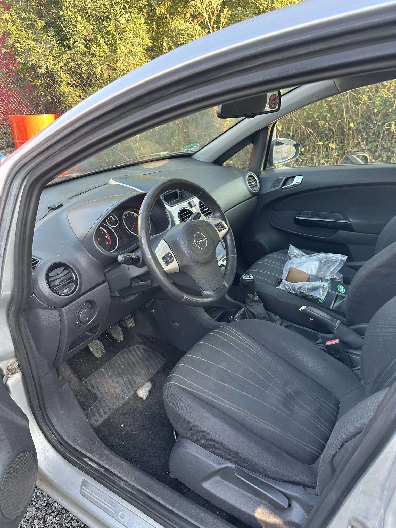 Opel Corsa 1.4 90 ГАЗ, снимка 9 - Автомобили и джипове - 55355365