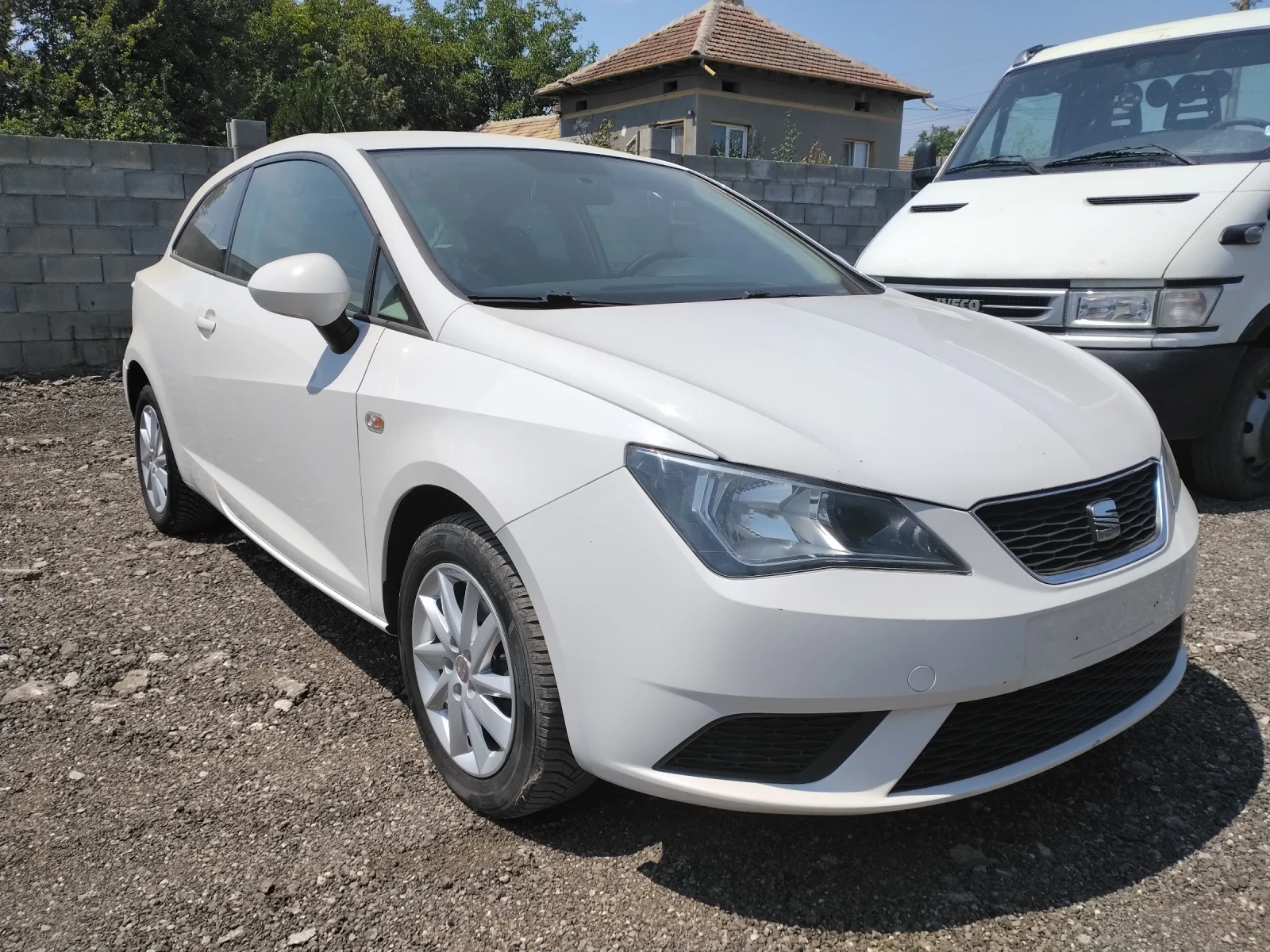 Seat Ibiza 1.6tdi 105к.с, снимка 2 - Автомобили и джипове - 55432307