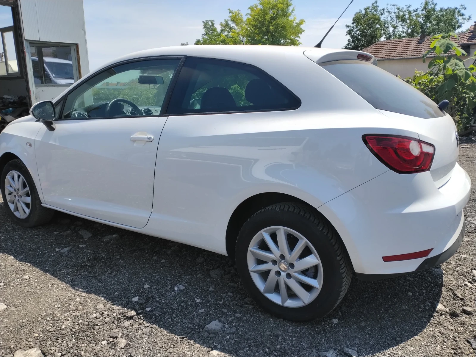 Seat Ibiza 1.6tdi 105к.с, снимка 4 - Автомобили и джипове - 55432307