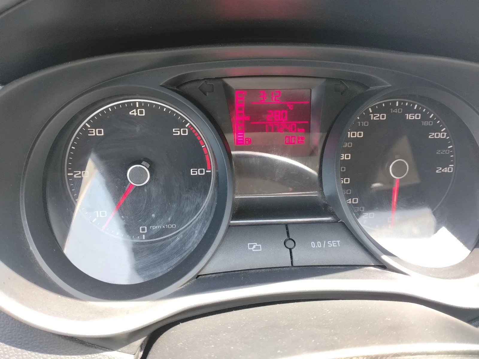 Seat Ibiza 1.6tdi 105к.с, снимка 8 - Автомобили и джипове - 55432307