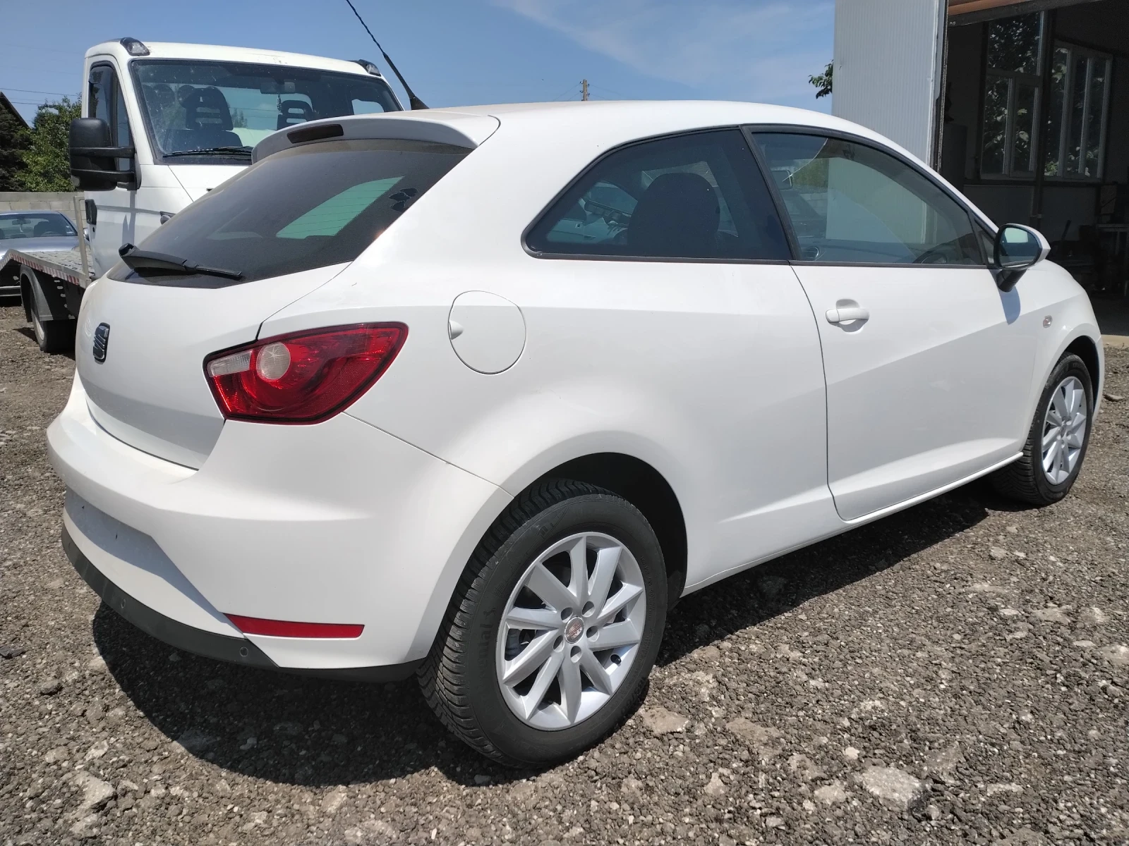 Seat Ibiza 1.6tdi 105к.с, снимка 3 - Автомобили и джипове - 55432307