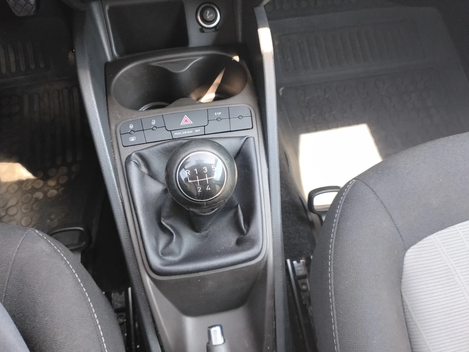 Seat Ibiza 1.6tdi 105к.с, снимка 6 - Автомобили и джипове - 55432307