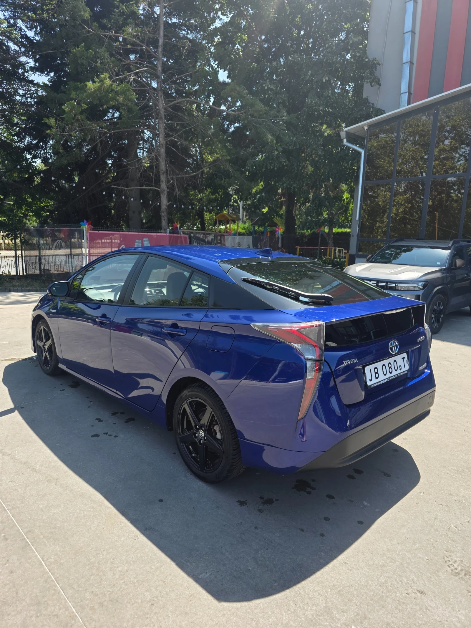 Toyota Prius 1.8 Hybride, снимка 5 - Автомобили и джипове - 55647011
