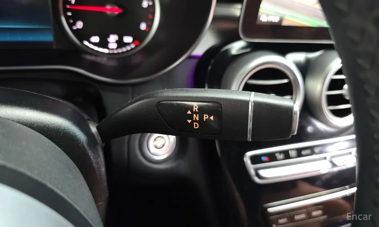 Mercedes-Benz C 220 АМГ ПАКЕТ/d 4MATIC Coupe /ПОДГРЕВ/ПАНОРАМА/ХЕДЪП, снимка 9 - Автомобили и джипове - 55904766
