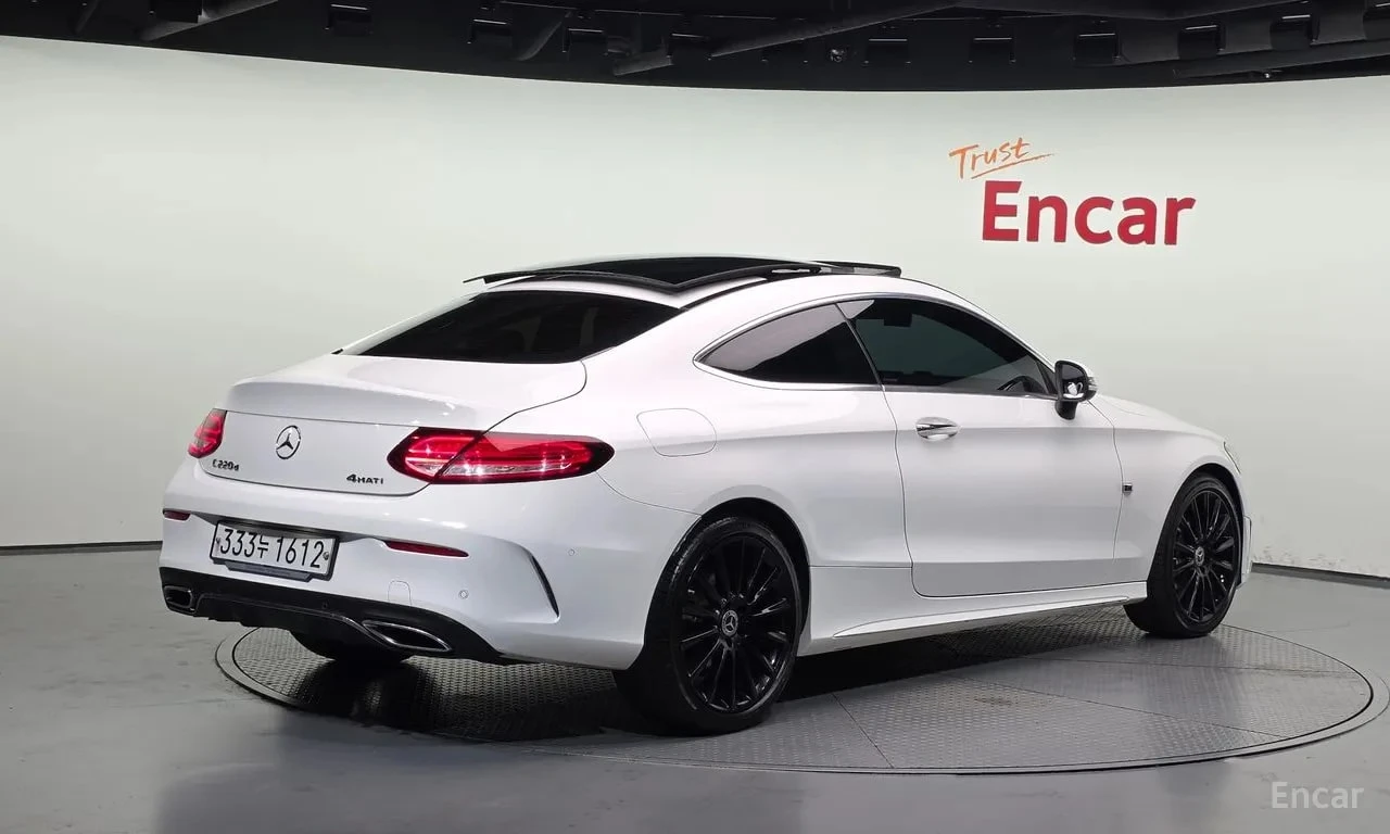 Mercedes-Benz C 220 АМГ ПАКЕТ/d 4MATIC Coupe /ПОДГРЕВ/ПАНОРАМА/ХЕДЪП, снимка 2 - Автомобили и джипове - 55904766