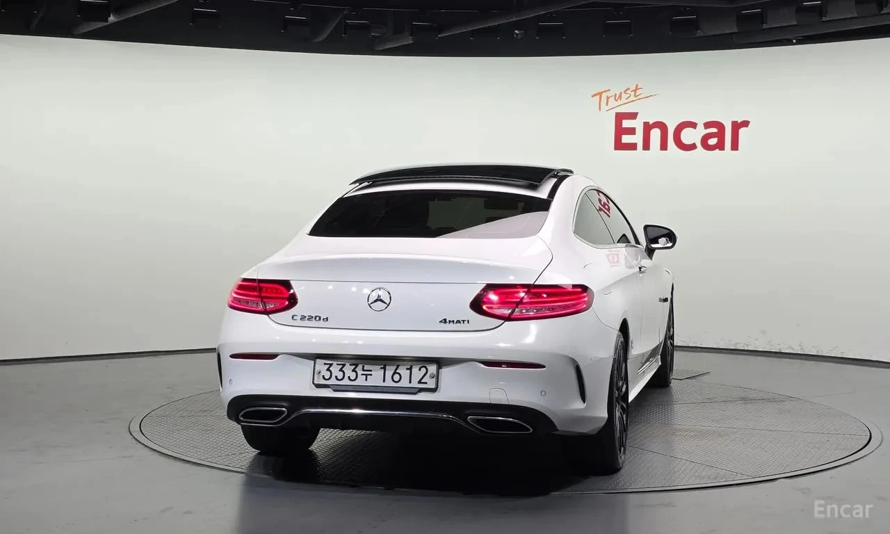 Mercedes-Benz C 220 АМГ ПАКЕТ/d 4MATIC Coupe /ПОДГРЕВ/ПАНОРАМА/ХЕДЪП, снимка 4 - Автомобили и джипове - 55904766
