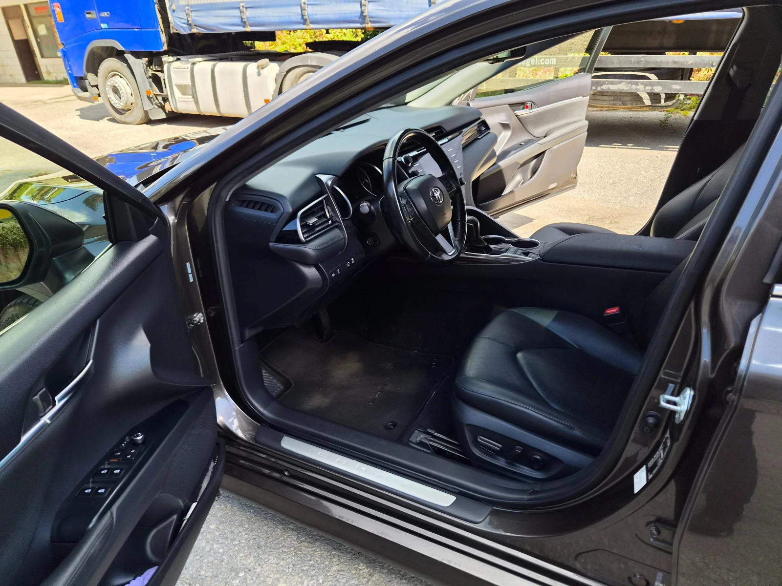 Toyota Camry ELEGANCE, снимка 11 - Автомобили и джипове - 56415564