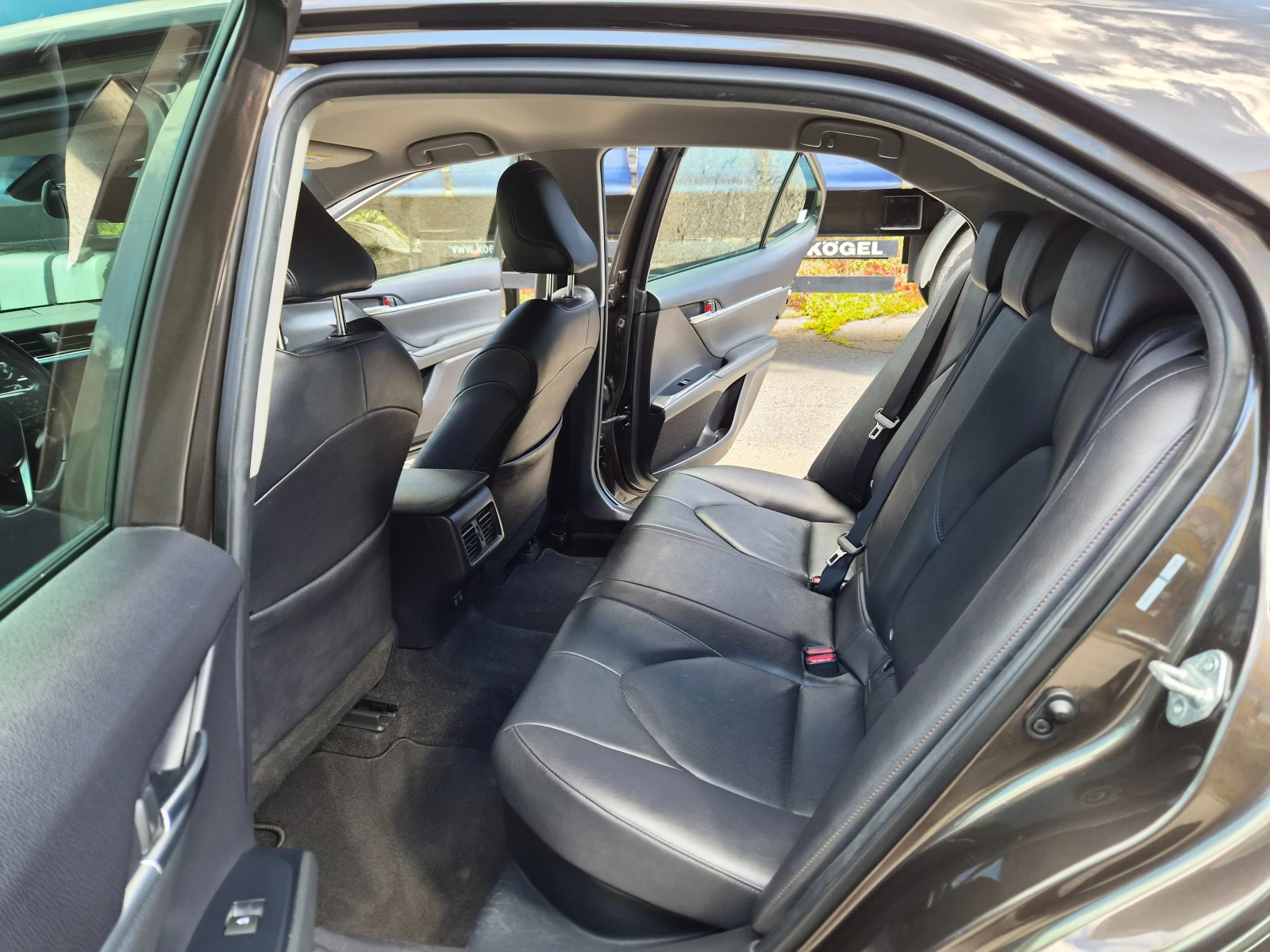 Toyota Camry ELEGANCE, снимка 13 - Автомобили и джипове - 56415564
