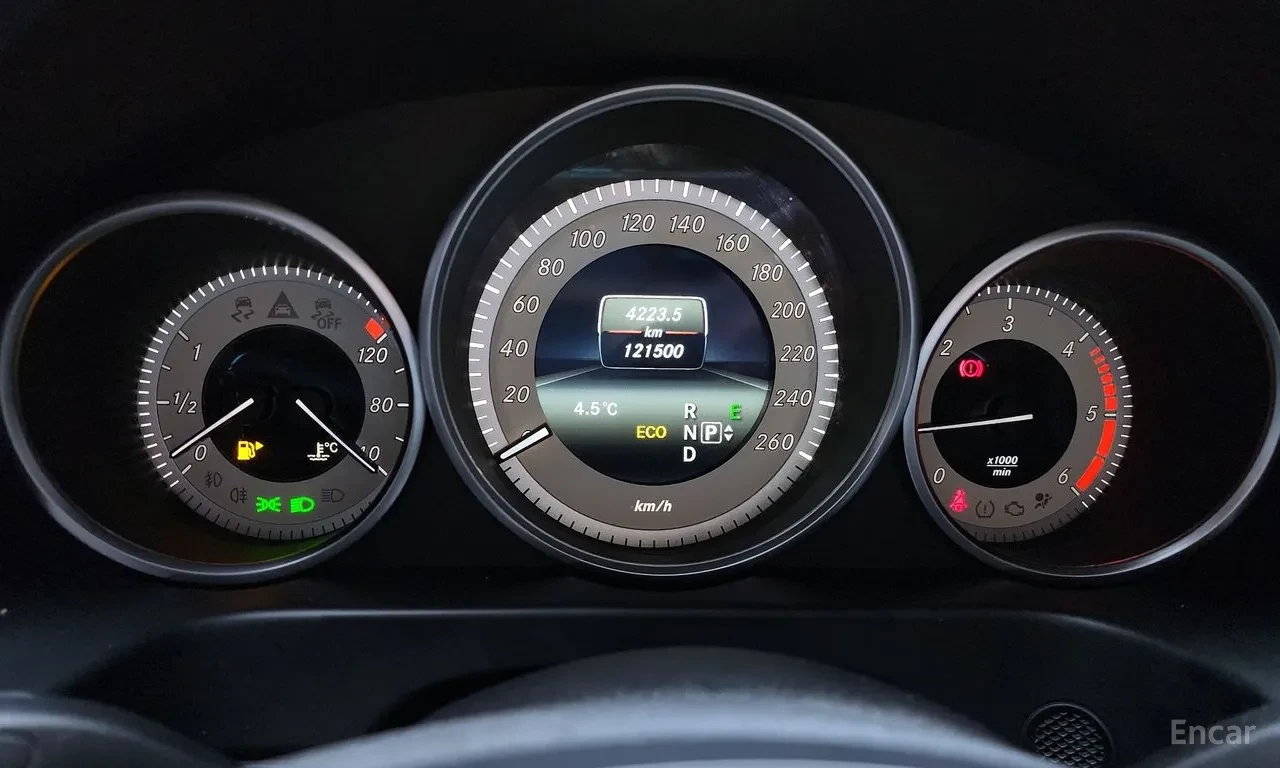 Mercedes-Benz E 250, снимка 11 - Автомобили и джипове - 56713126