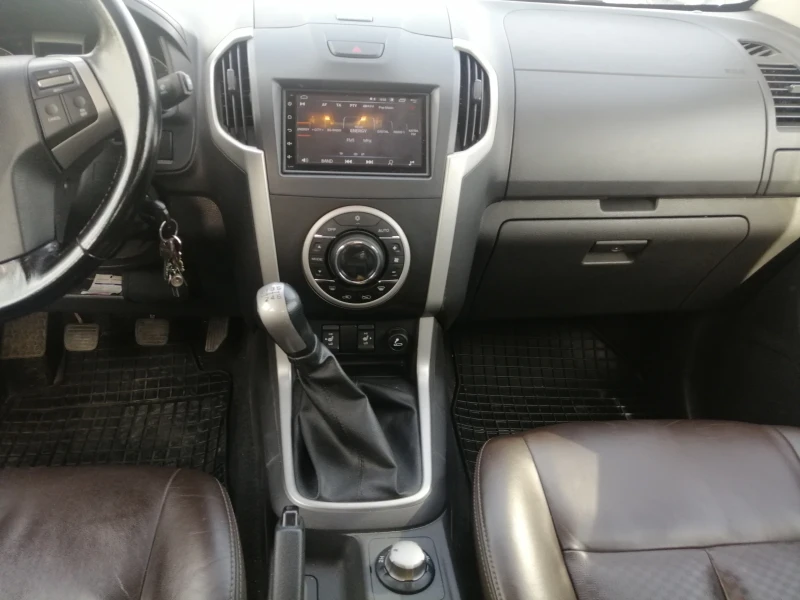 Isuzu D-max, снимка 5 - Автомобили и джипове - 47820747