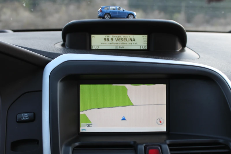 Volvo XC60 2.4, снимка 11 - Автомобили и джипове - 52474458