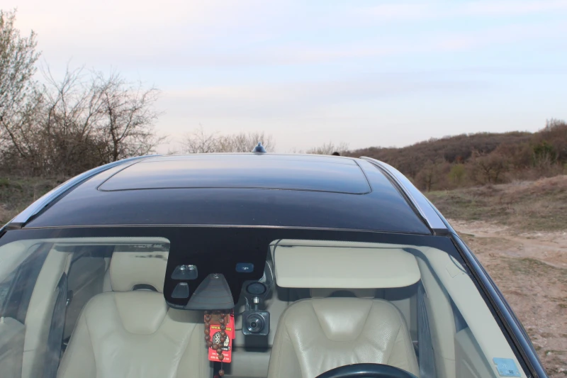 Volvo XC60 2.4, снимка 7 - Автомобили и джипове - 52474458