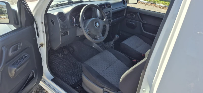Suzuki Jimny 1.5 86hp 4x4 , снимка 9 - Автомобили и джипове - 52422041