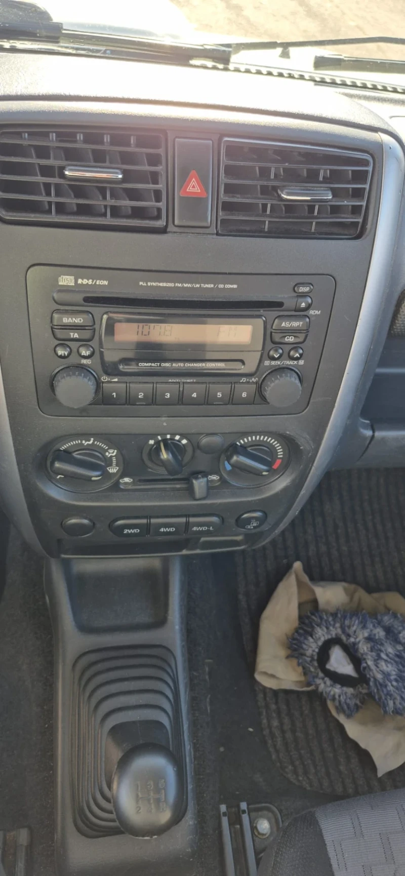 Suzuki Jimny 1.5 86hp 4x4 , снимка 13 - Автомобили и джипове - 52422041