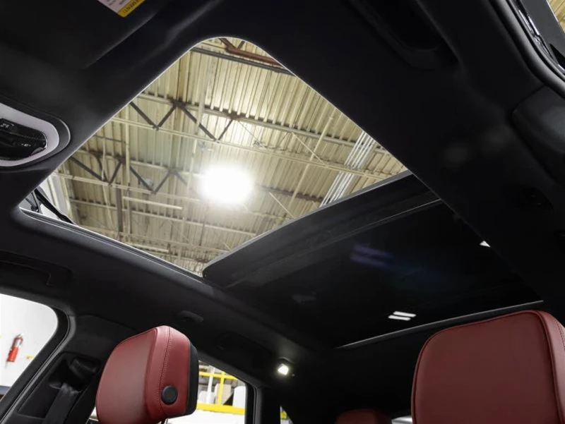 Porsche Macan * АВТО КРЕДИТ* ЦЕНА ДО БГ * СЕРВИЗНА ИСТОРИЯ * , снимка 14 - Автомобили и джипове - 52477646