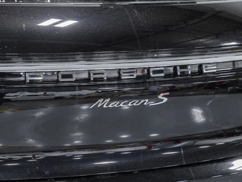 Porsche Macan * АВТО КРЕДИТ* ЦЕНА ДО БГ * СЕРВИЗНА ИСТОРИЯ * , снимка 9 - Автомобили и джипове - 52477646