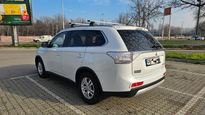Mitsubishi Outlander RE 4WD 2.0 MIVEC, Intense,  CVT, снимка 2 - Автомобили и джипове - 53491452