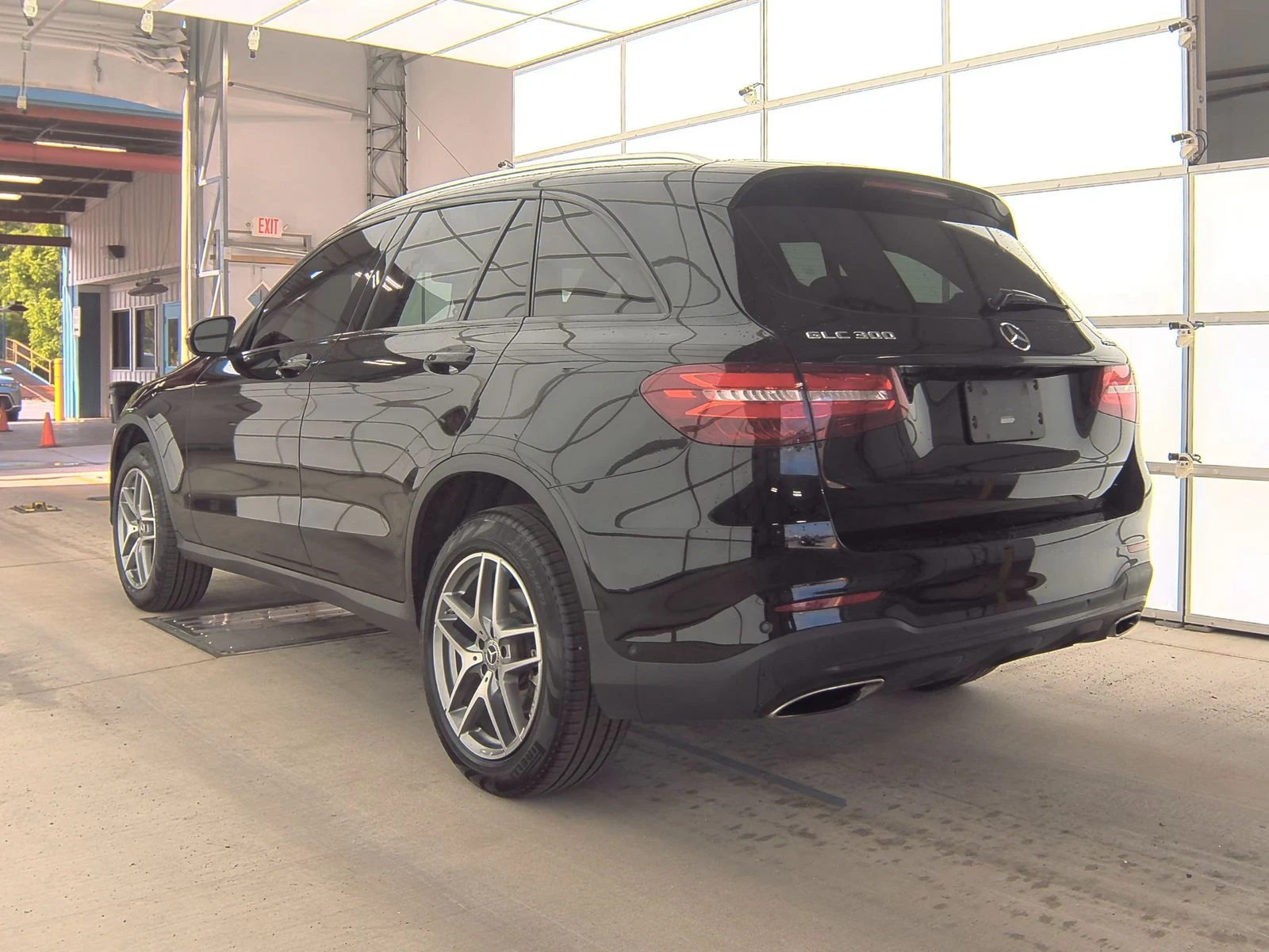 Mercedes-Benz GLC 300 4MATIC AMG* Подгрев* BURMESTER* М.Точка* 360* Пано - изображение 6