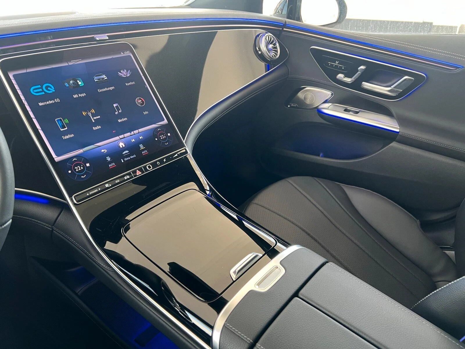 Mercedes-Benz EQE 500/AMG/4-MATIC/AIRMATIC/PANO/BURM/DISTRONIC/360/ | Mobile.bg � ����������� 12