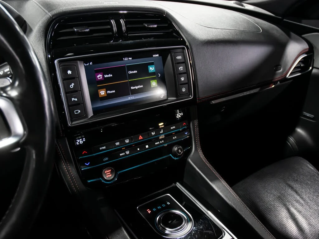 Jaguar F-PACE * S-First Edition* АвтоКредит* (ЦЕНА ДО БГ), снимка 12 - Автомобили и джипове - 54102427