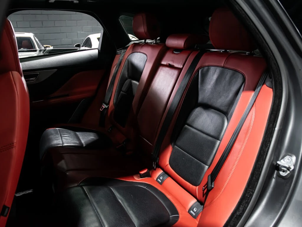 Jaguar F-PACE * S-First Edition* АвтоКредит* (ЦЕНА ДО БГ), снимка 10 - Автомобили и джипове - 54102427