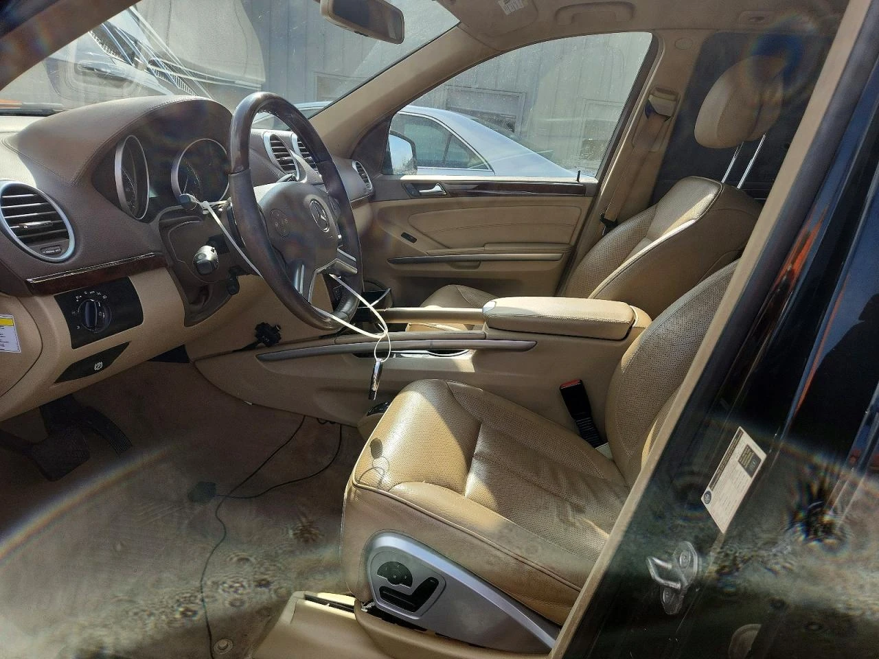 Mercedes-Benz GL 550 5.5V8* 4MATIC* FULL* РЕАЛНИ КМ!, снимка 8 - Автомобили и джипове - 54478605