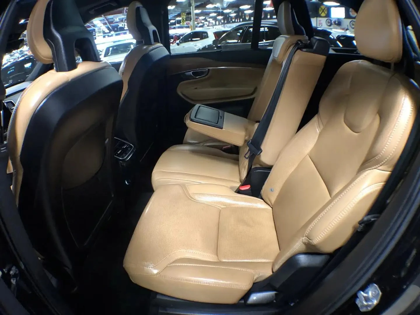 Volvo Xc90 T6 INSCRIPTION/360 VIEW/LANE ASSIST/KEYLESS/B&O, снимка 17 - Автомобили и джипове - 55235187