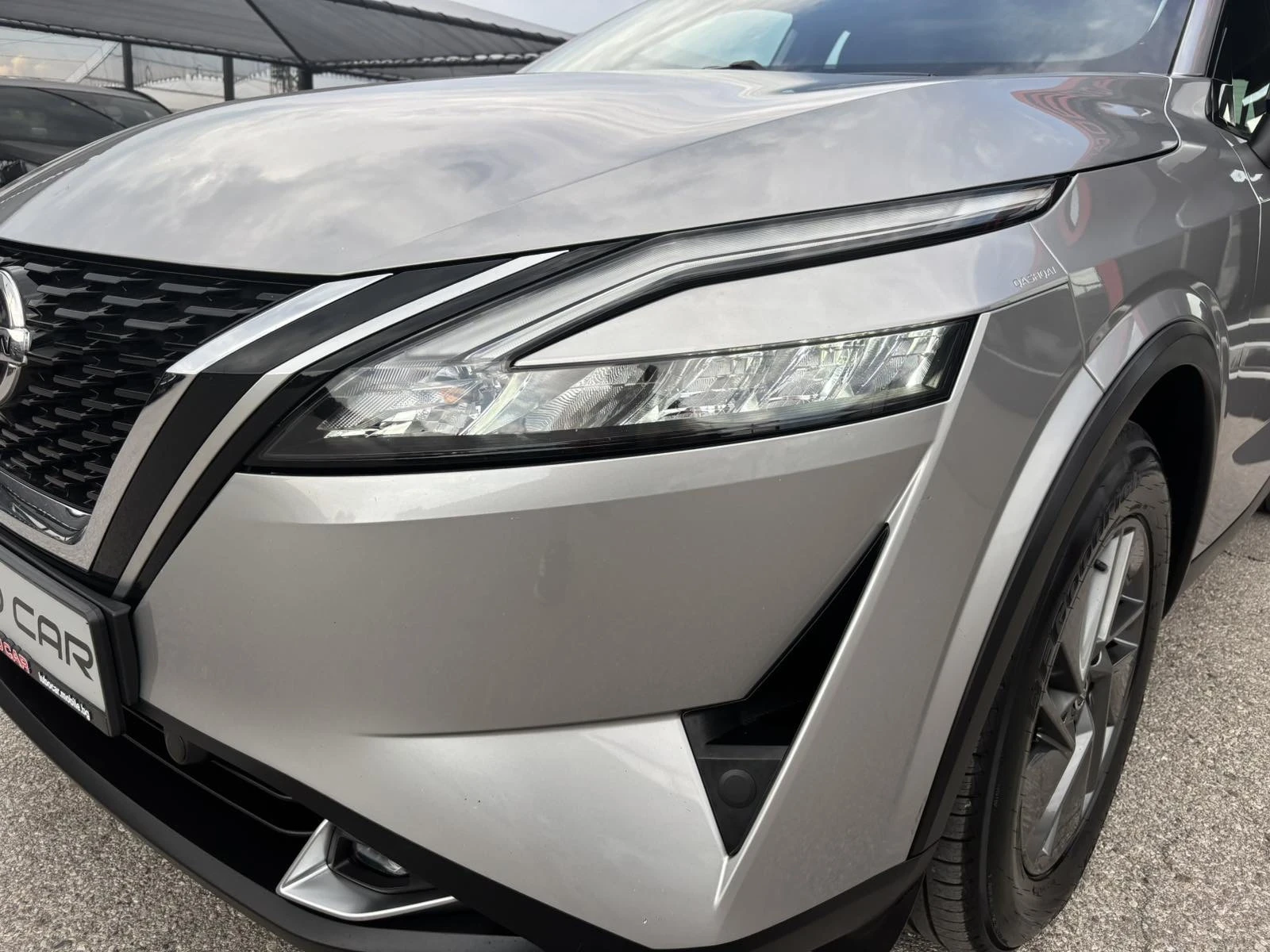 Nissan Qashqai 1.3I-HYBRID-AUT-KEYLESS-BLIND SPOT-360 CAM, снимка 10 - Автомобили и джипове - 55309776