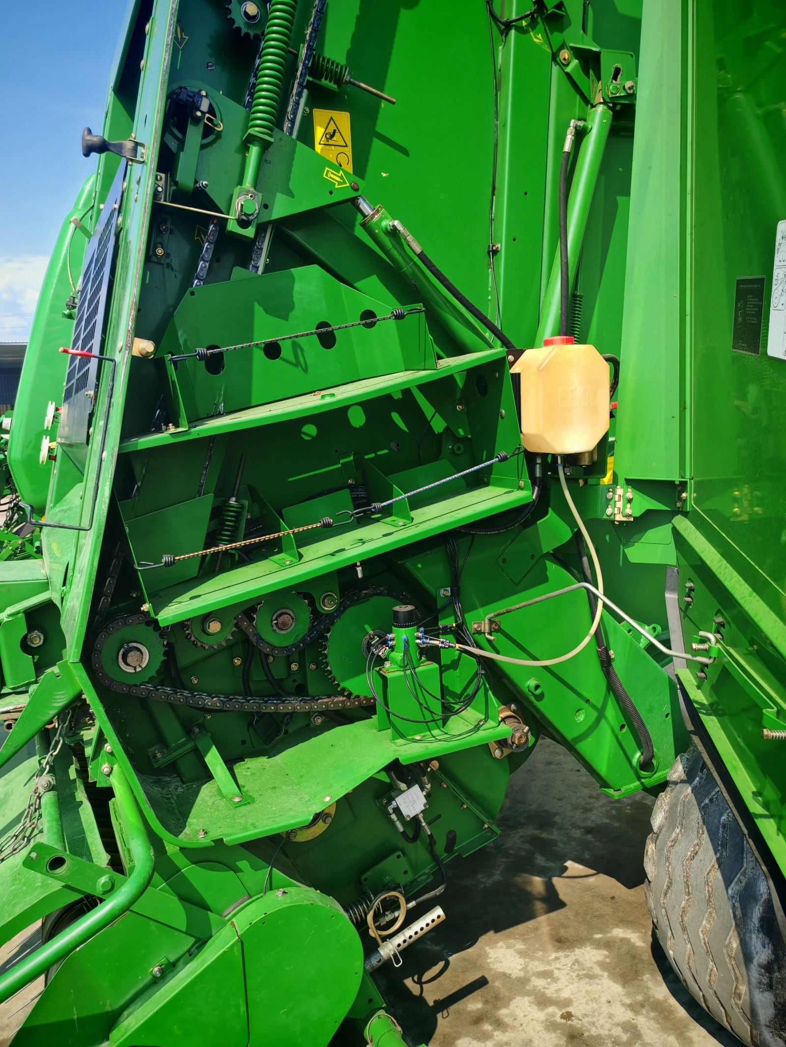 Балировачка John Deere 592 - изображение 8