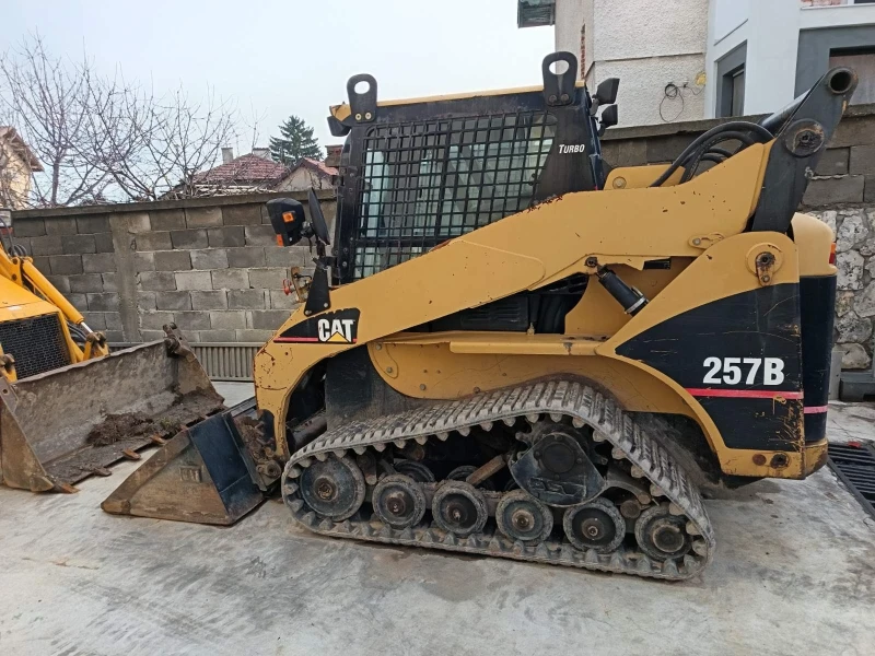 Мини челни товарачи Cat 257B, снимка 2 - Индустриална техника - 52630111