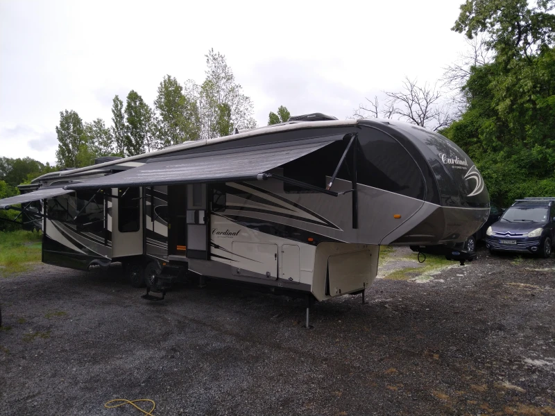 Каравана Други Forest River Cardinal 3450, снимка 5 - Каравани и кемпери - 52539624