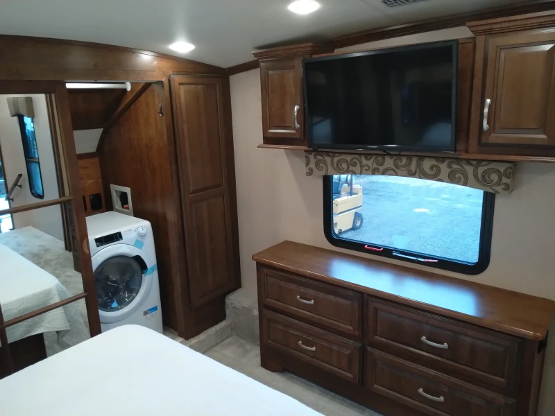 Каравана Други Forest River Cardinal 3450, снимка 13 - Каравани и кемпери - 52539624